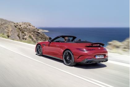 Επίσημο: Νέα Mercedes-AMG SL